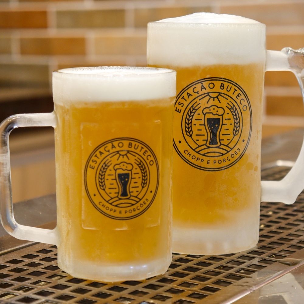 Chopp gelado com espuma cremosa