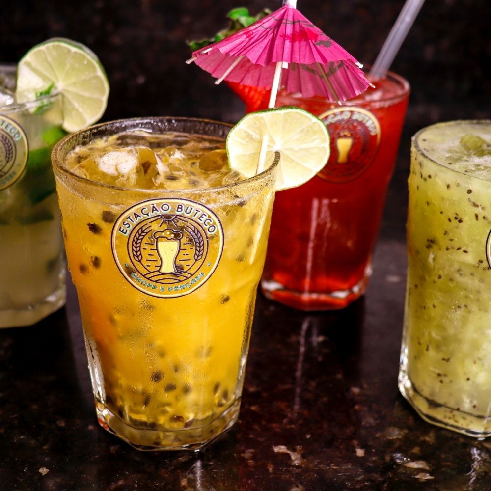 Drinks e caipirinhas preparados na hora